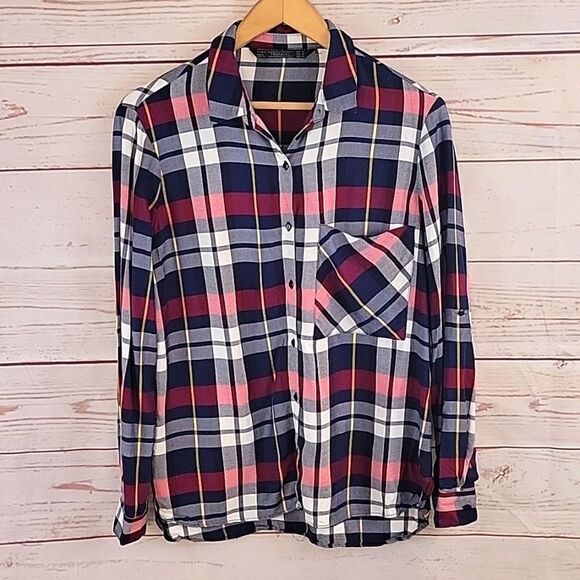 Zara Tarafluc, Plaid Flannel Button Up Top-Size Medium - Picture 3 of 5